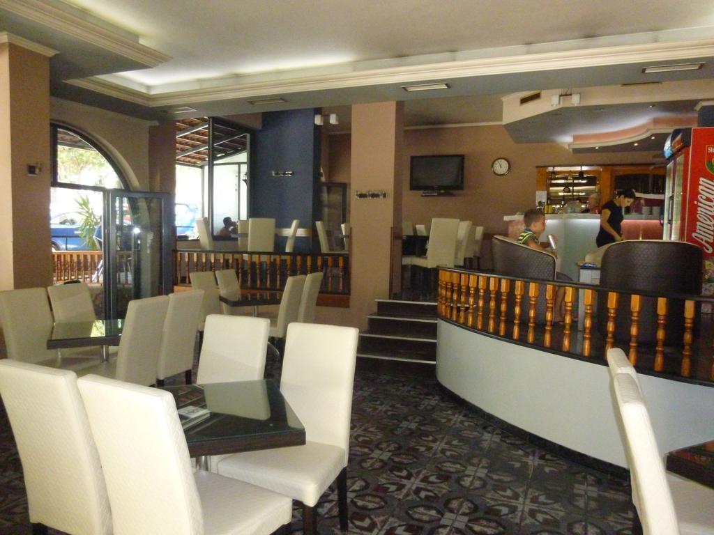 Joy Hotel Саранда Экстерьер фото