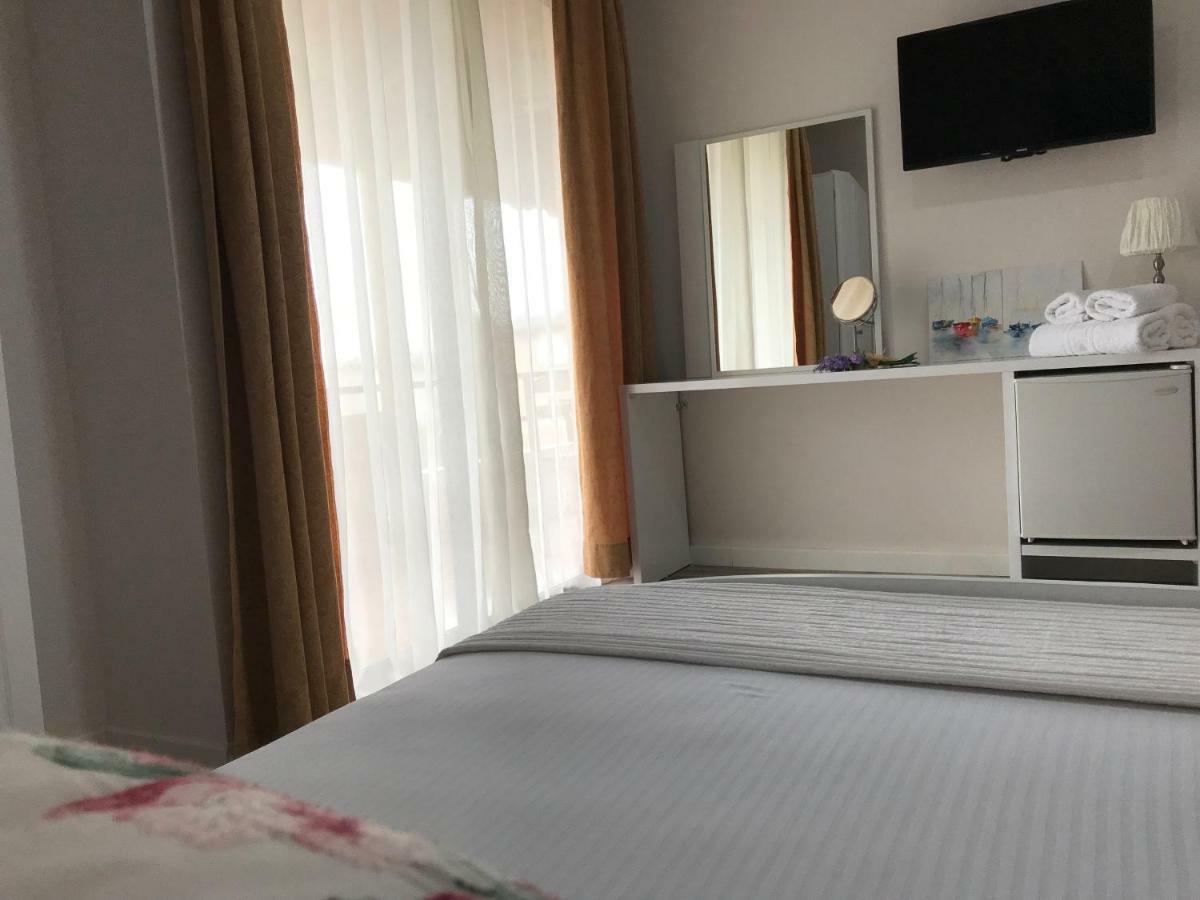 Joy Hotel Саранда Экстерьер фото