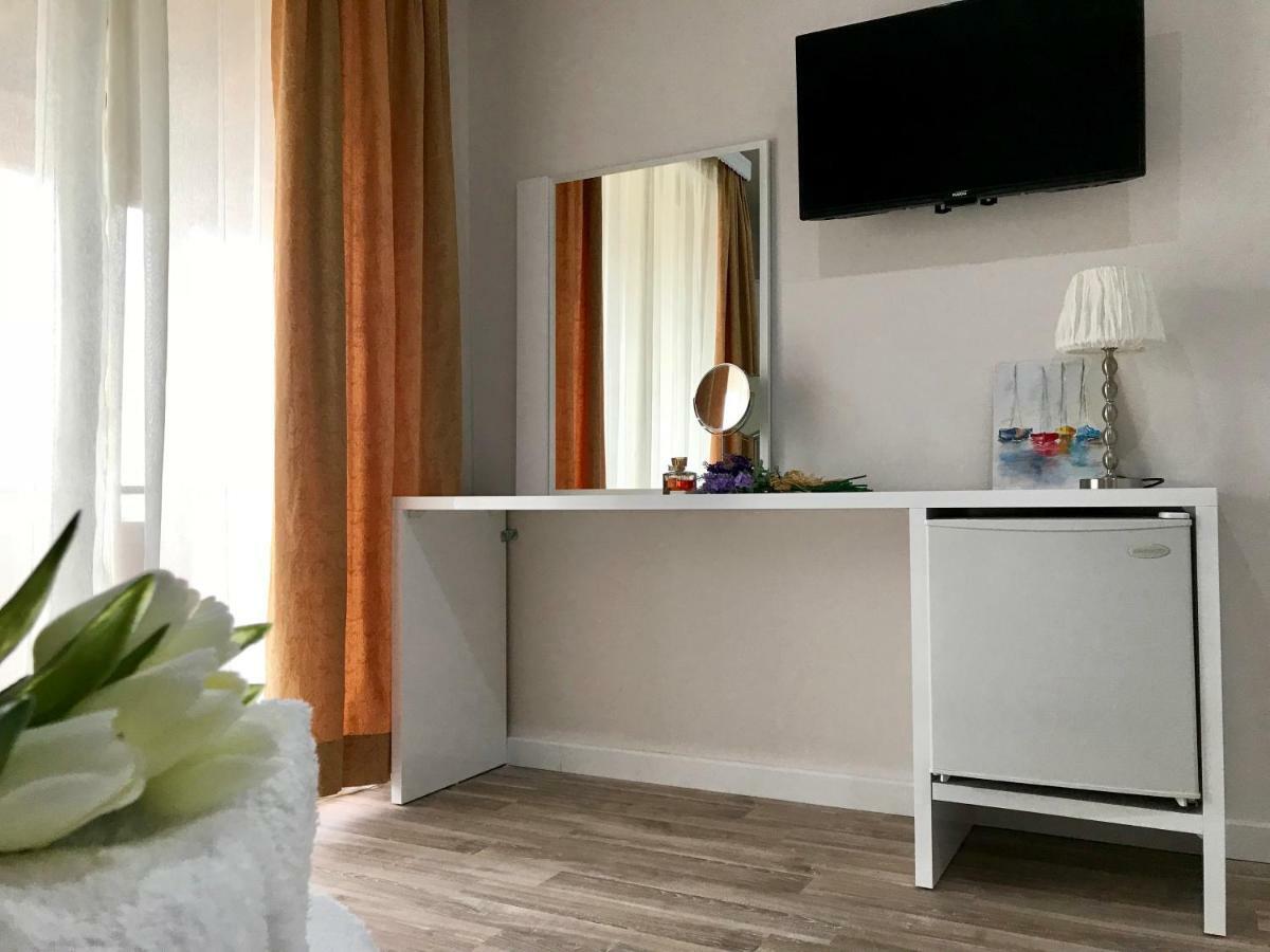 Joy Hotel Саранда Экстерьер фото